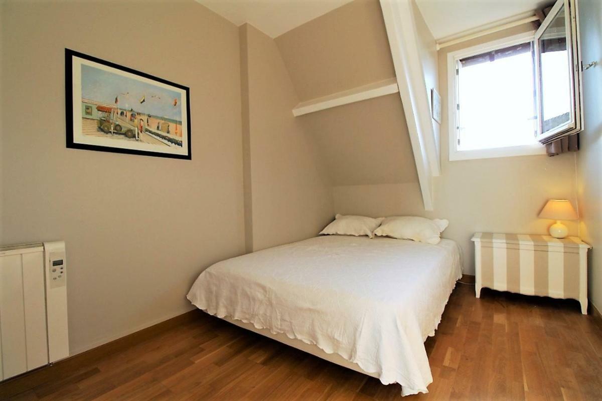 CADRE EXCEPTIONNEL: Duplex Classé 4**** Tennis, Piscine, Parking, Linge inclus, WIFI, Matériel BÉBÉ, proximité CENTRE Deauville Extérieur photo